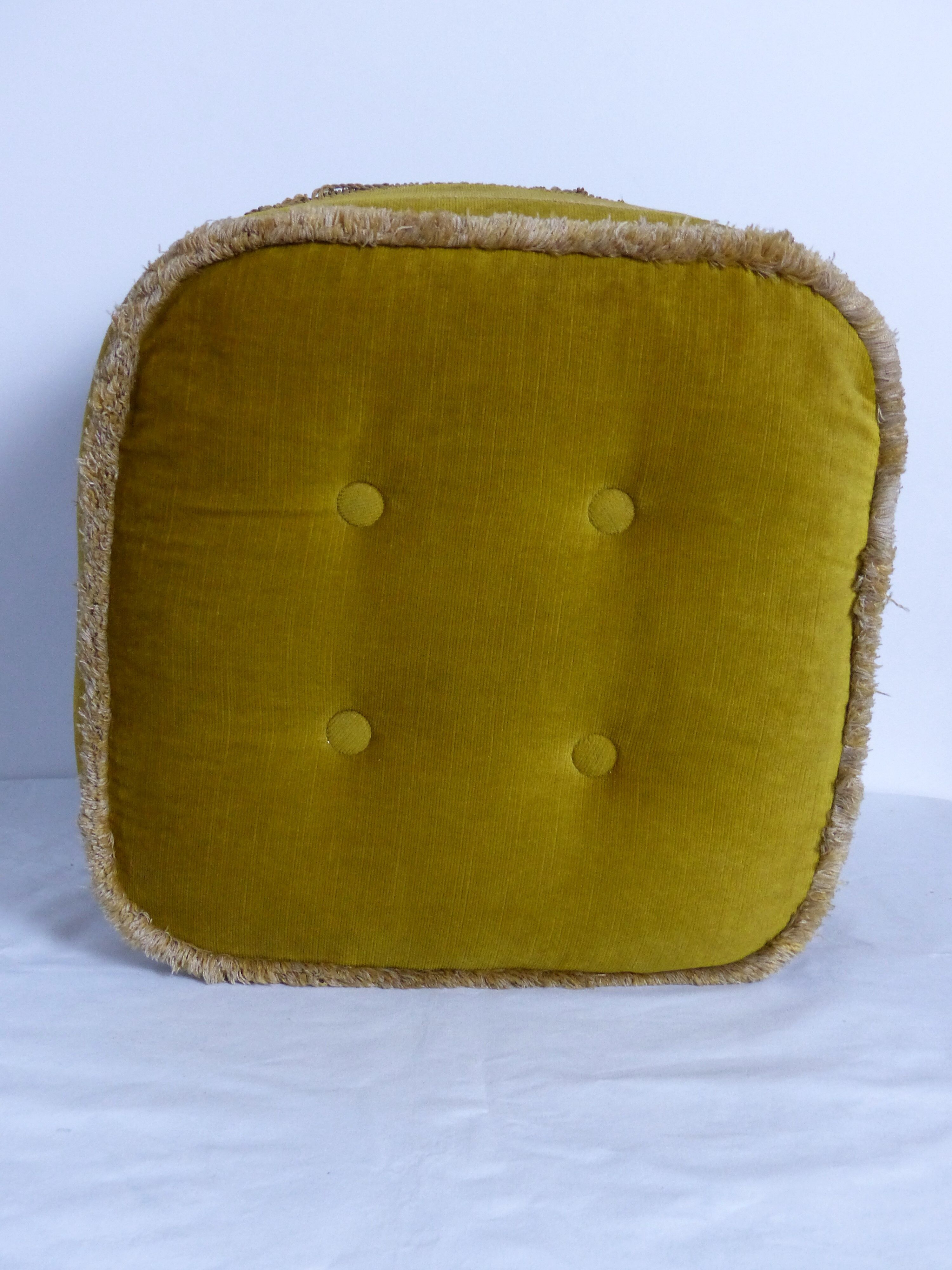 Ottoman velvet pouf