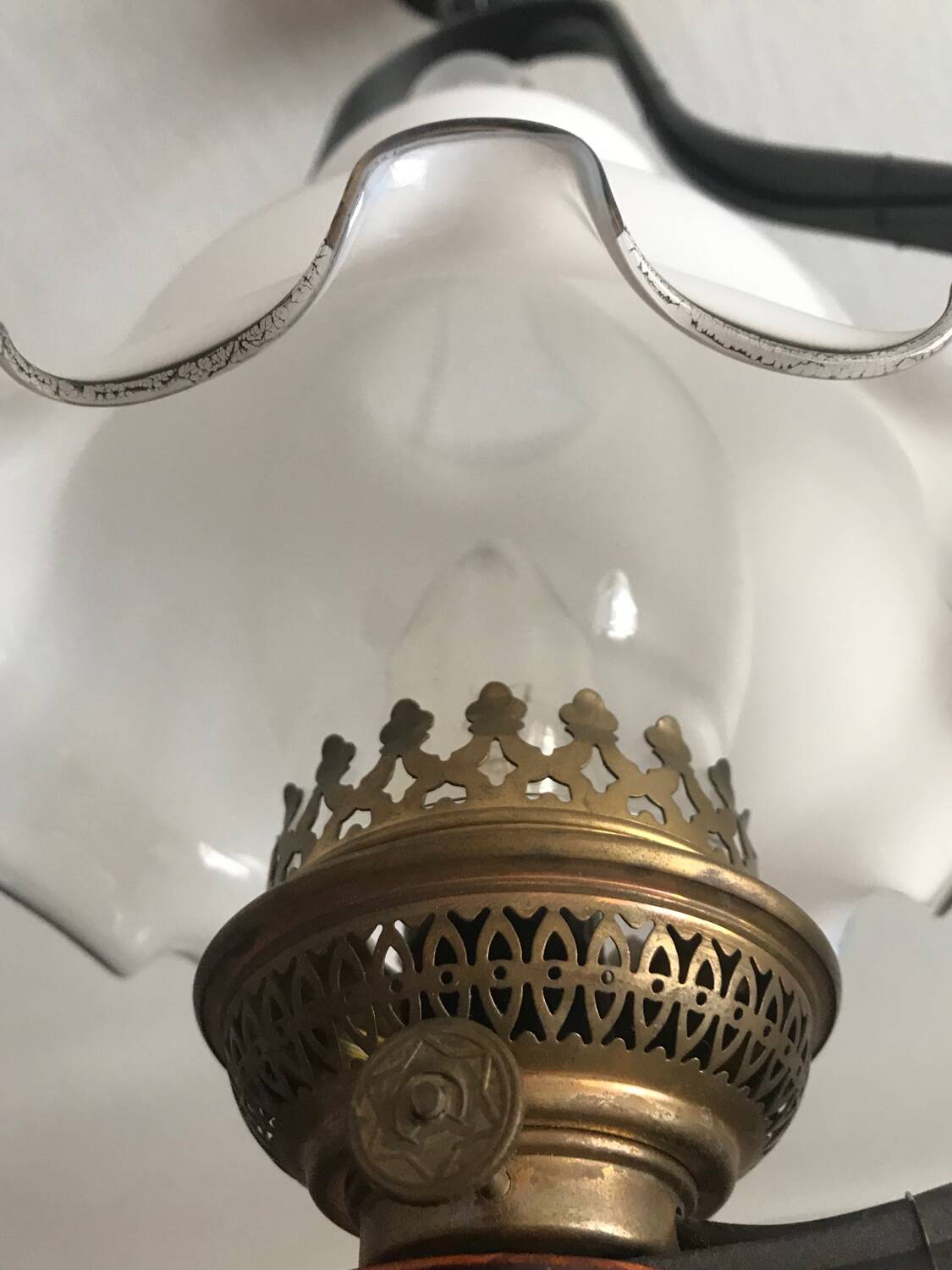 Suspension / light fixture old opaline oil lamp