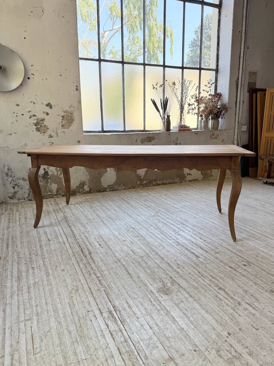 Table campagne provençale style Louis XV merisier