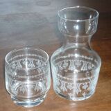 Carafe et verre de nuit
