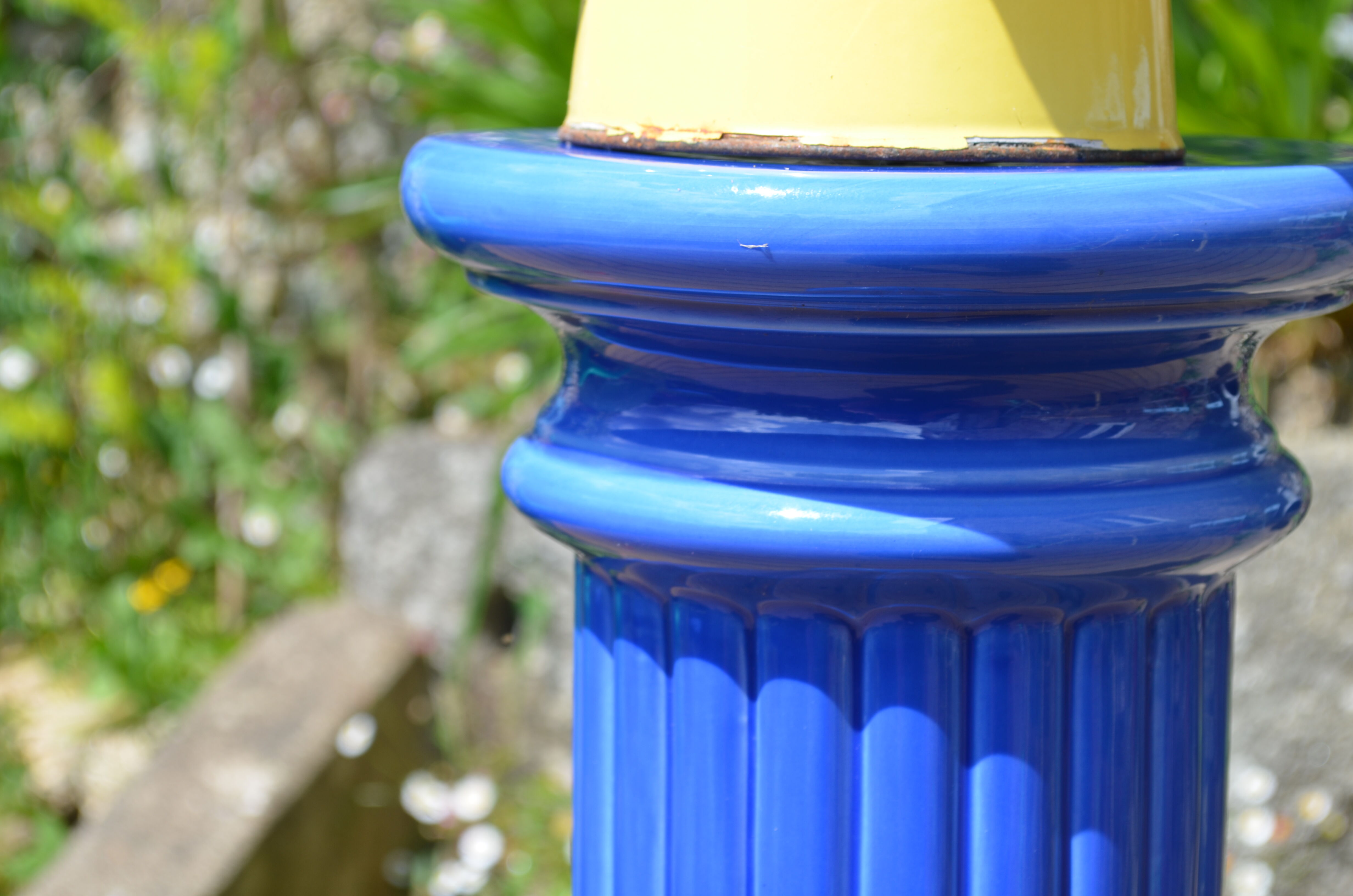 Royal blue column