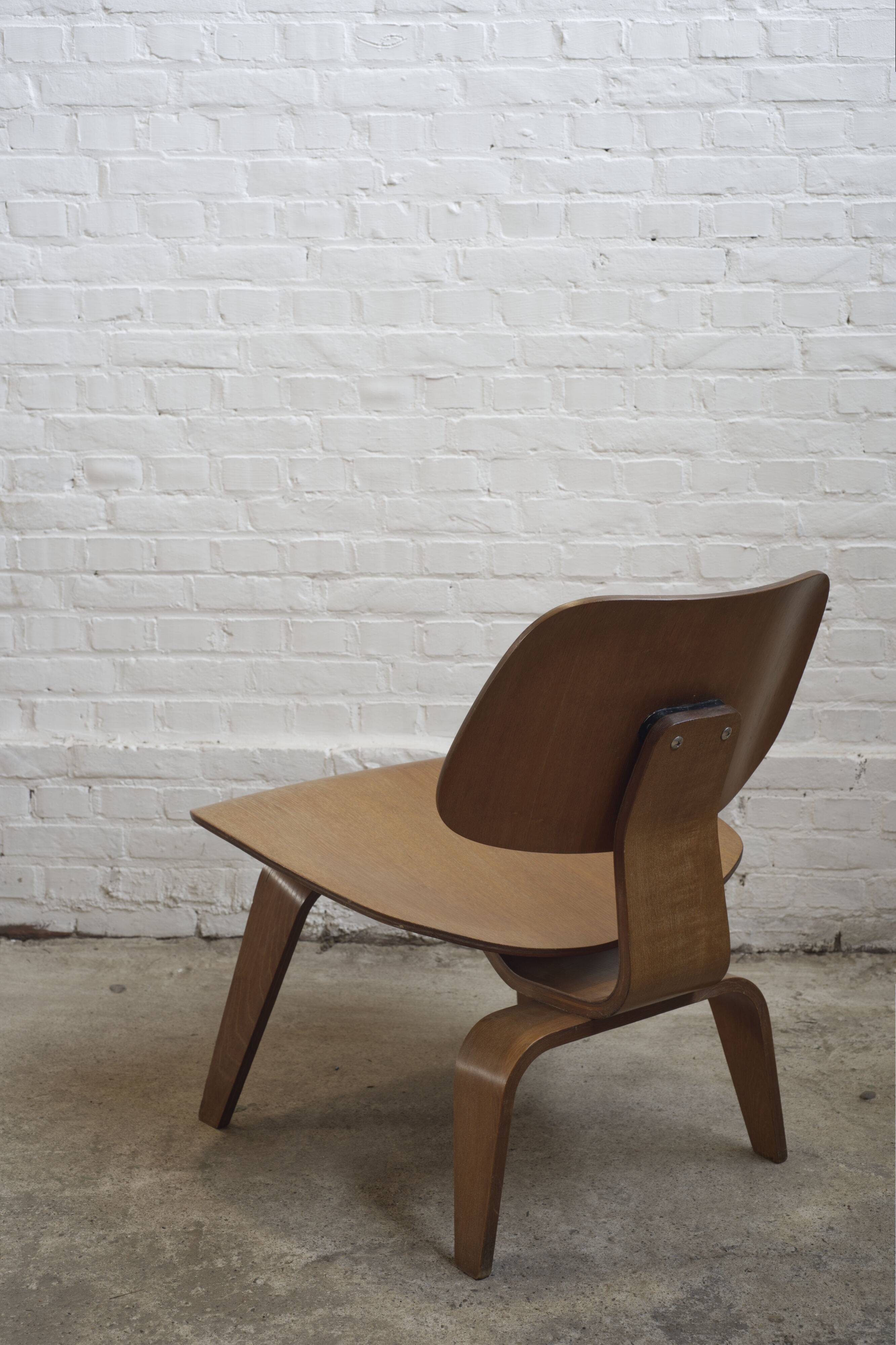 LCW lounge chair in Ash, Charles & Ray Eames, Early Herman Miller