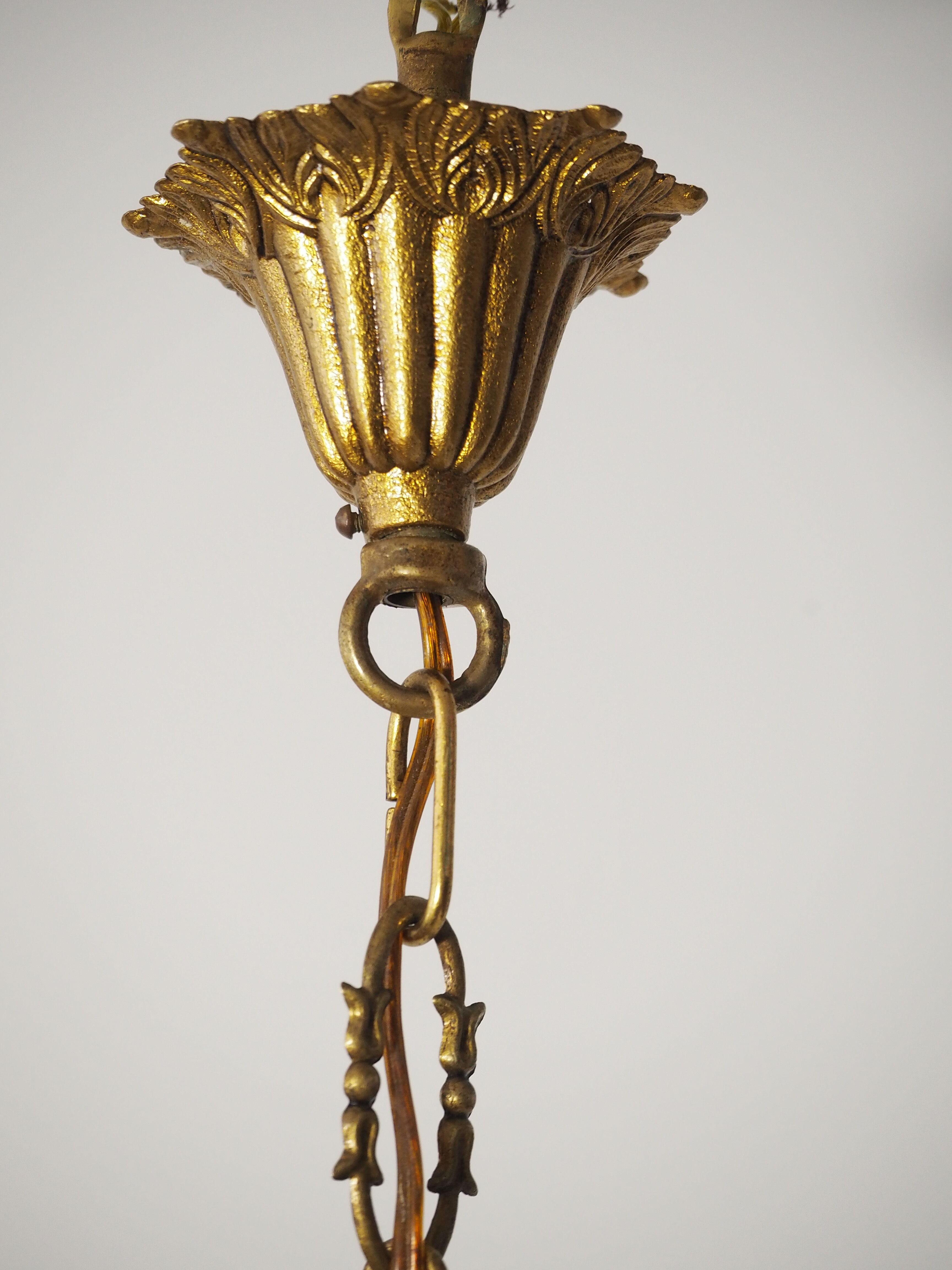 Balloon chandelier with glasses and bronze pampilles