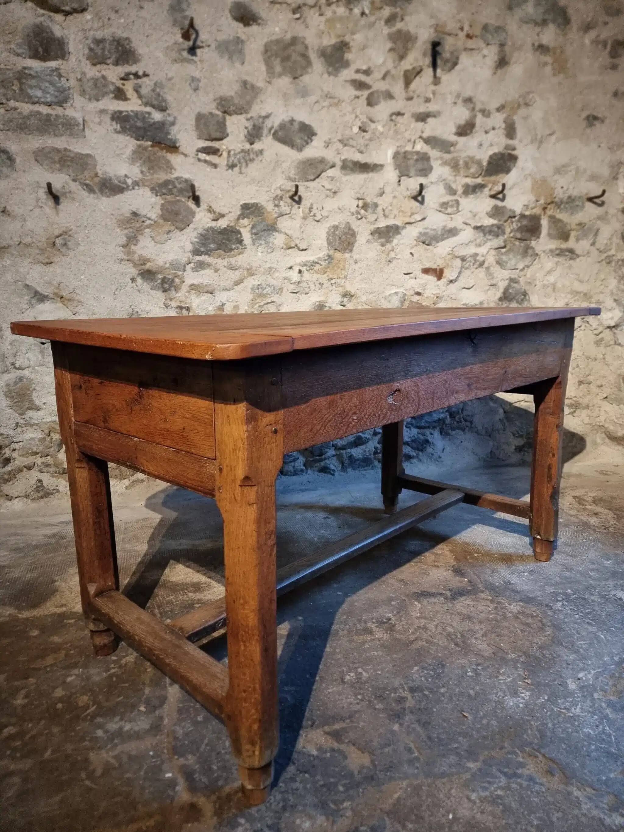 Rustic old oak table – Early 19th century