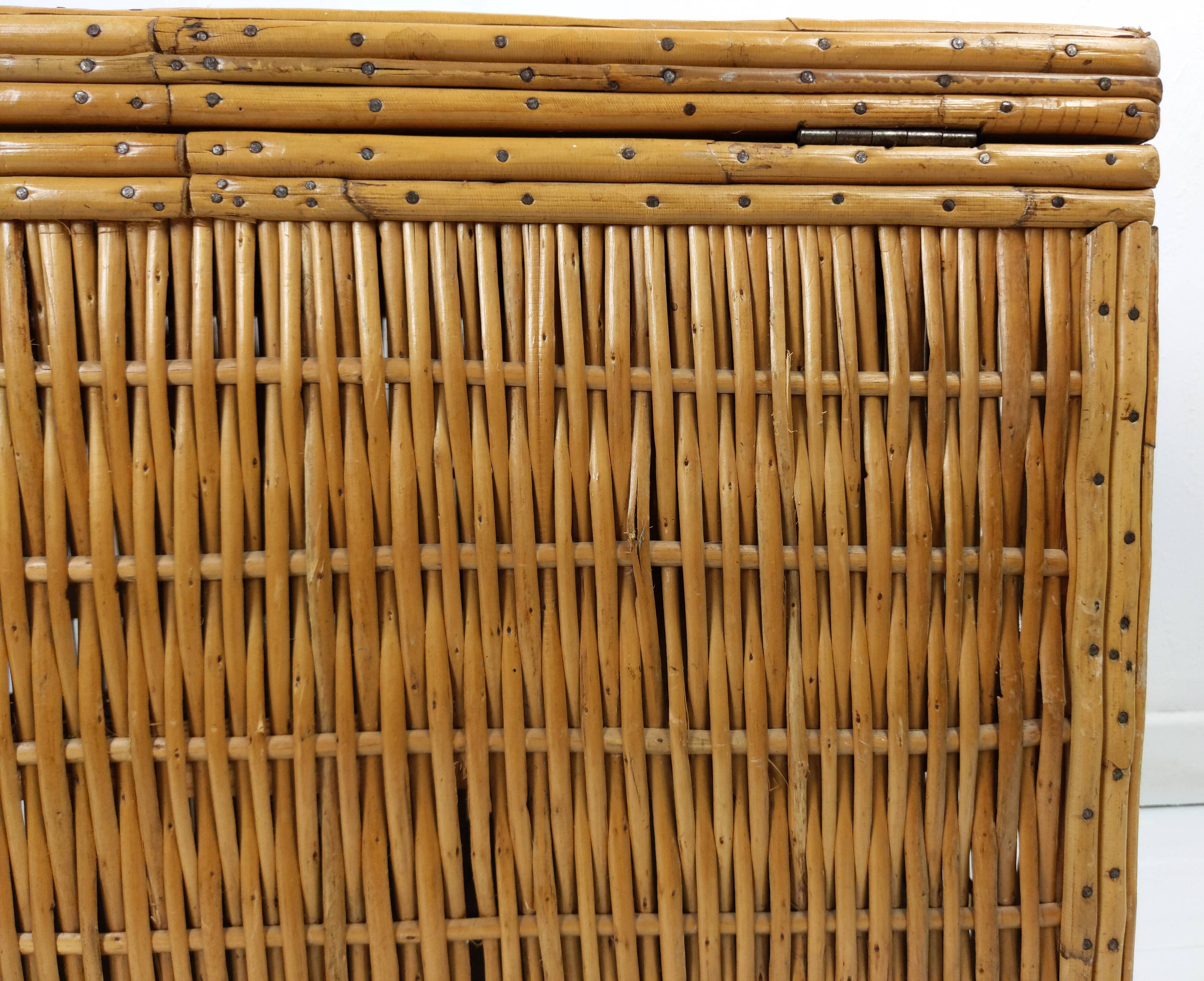 Coffee table or Chest in wicker, bamboo and wood of the 1960s Louis Sognot