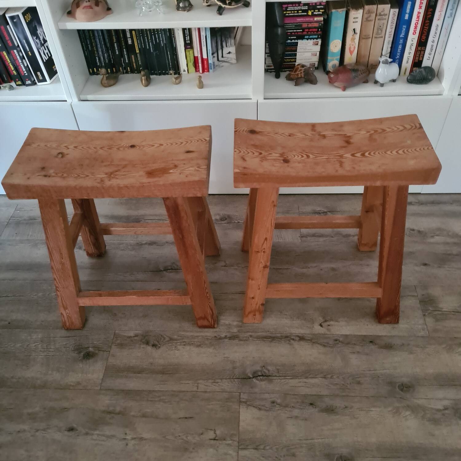 Solid pine stool