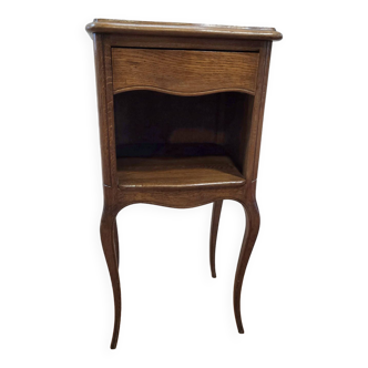 Table de chevet en chêne style Louis XV avec 1 tiroir