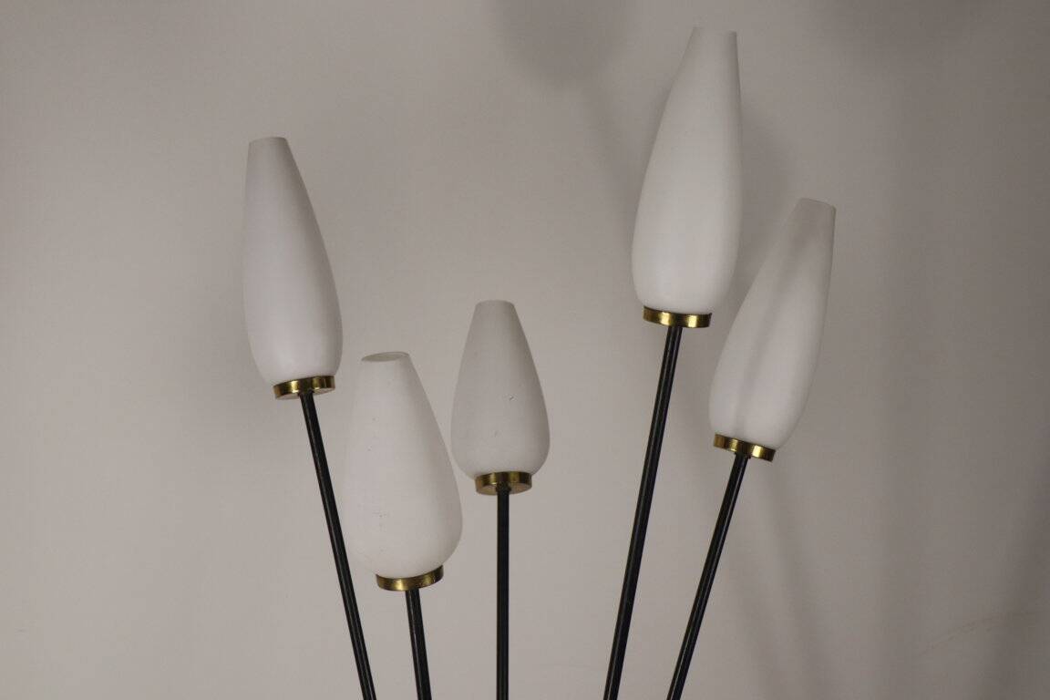 Lampadaire en métal et opaline, 1960