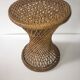 Tabouret en rotin et osier de forme diabolo