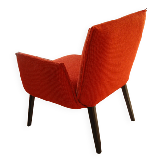 Contemporary armchair