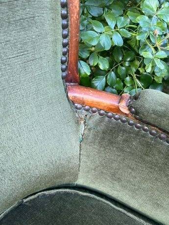 Paire de fauteuils vintage en bois massif et velours vert