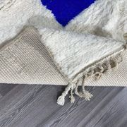 Beni Ourain Berber rug, handwoven in traditional style, size 200 x 300 cm.