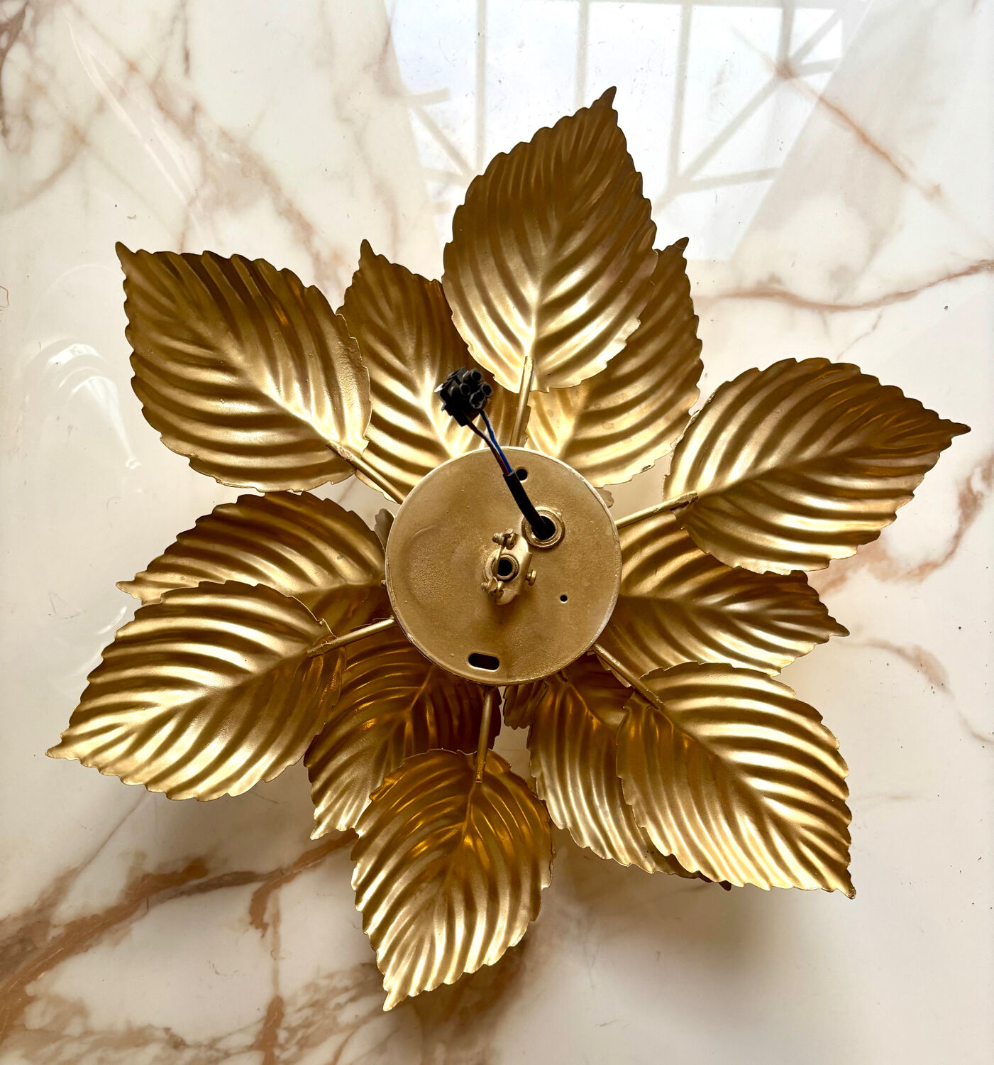 Paire d’appliques fleur dorées