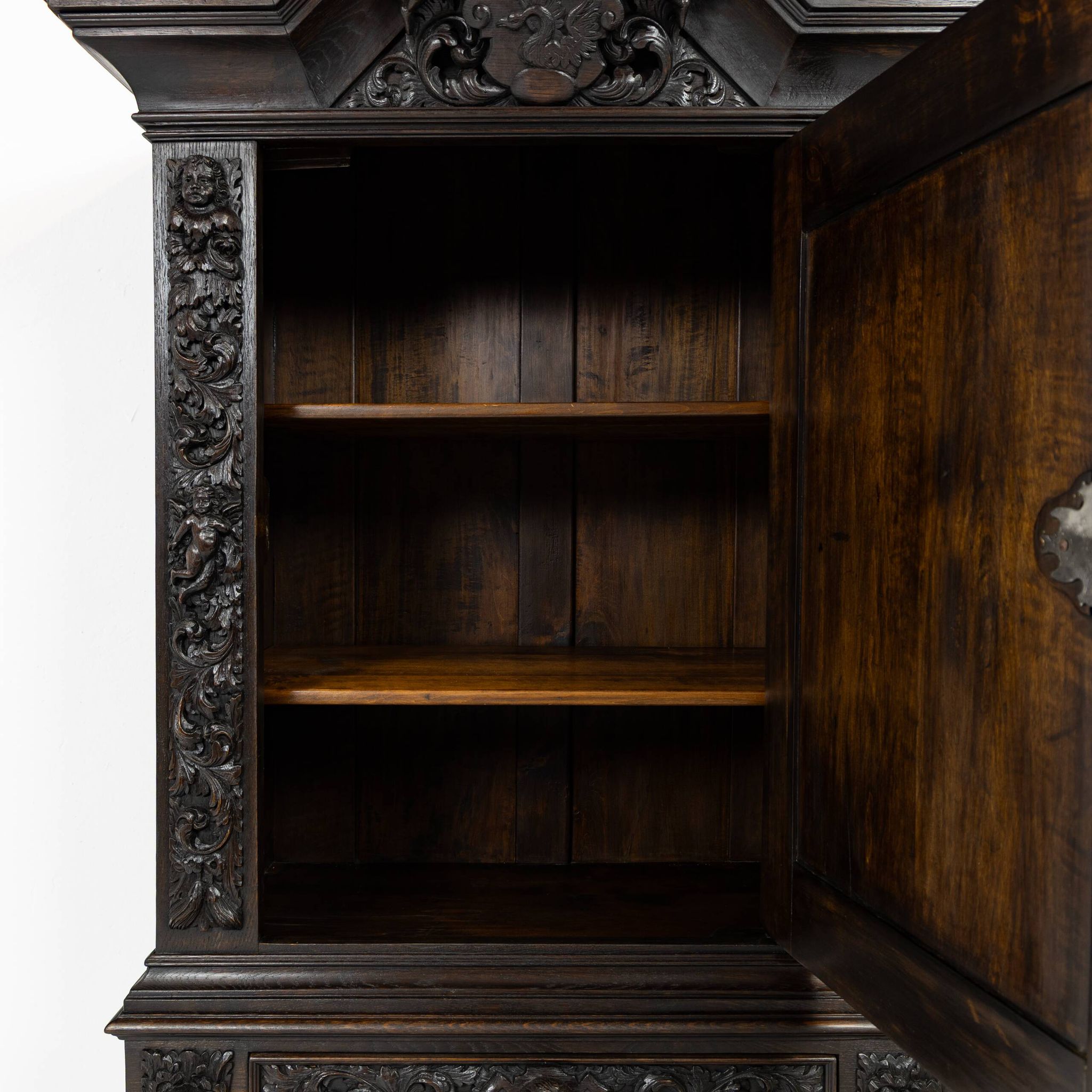 Cabinet néo-baroque de Danzig en chêne - vers 1870-1880