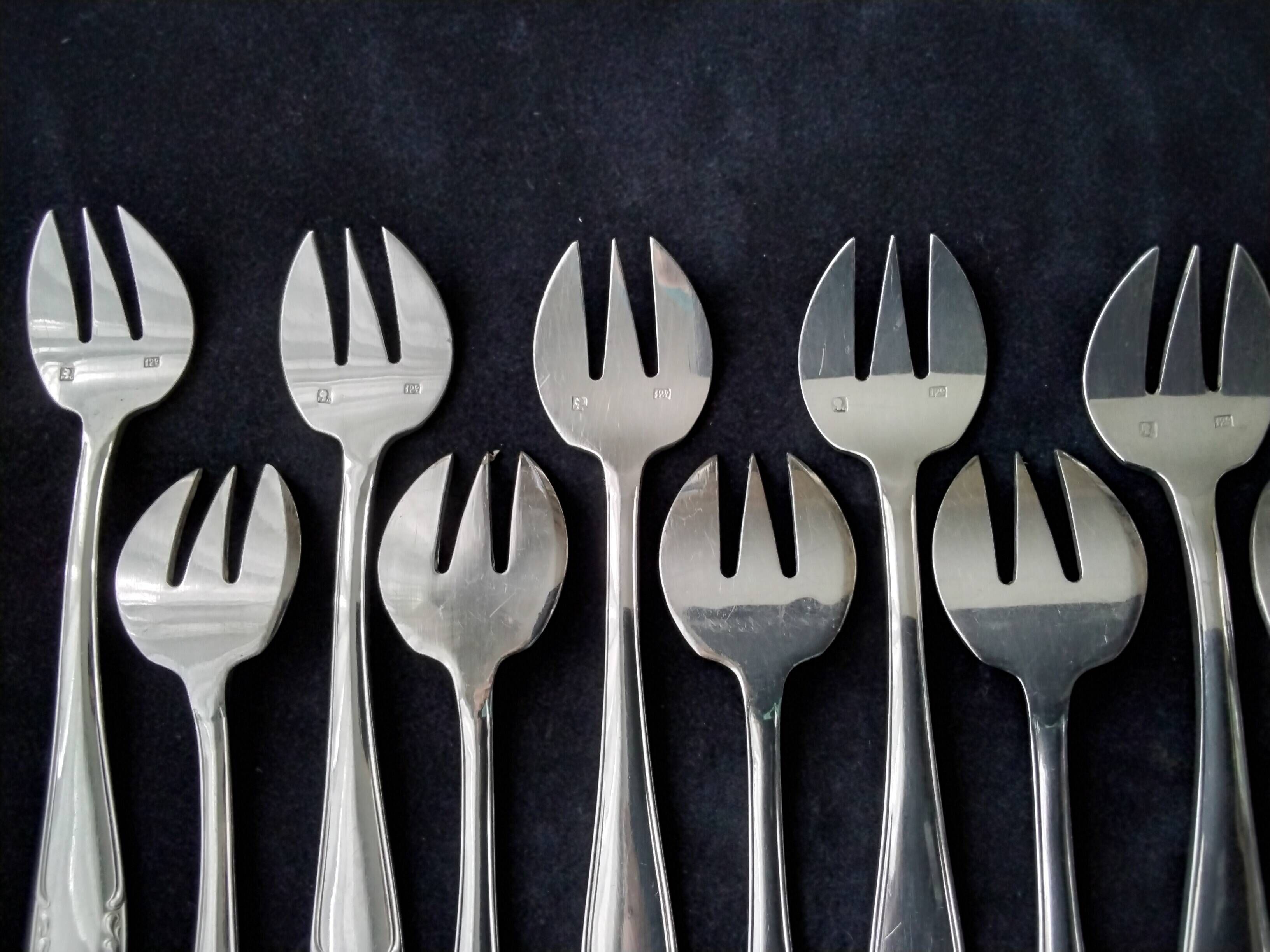 Box of 12 silver-plated oyster forks Paul François Guillaumont