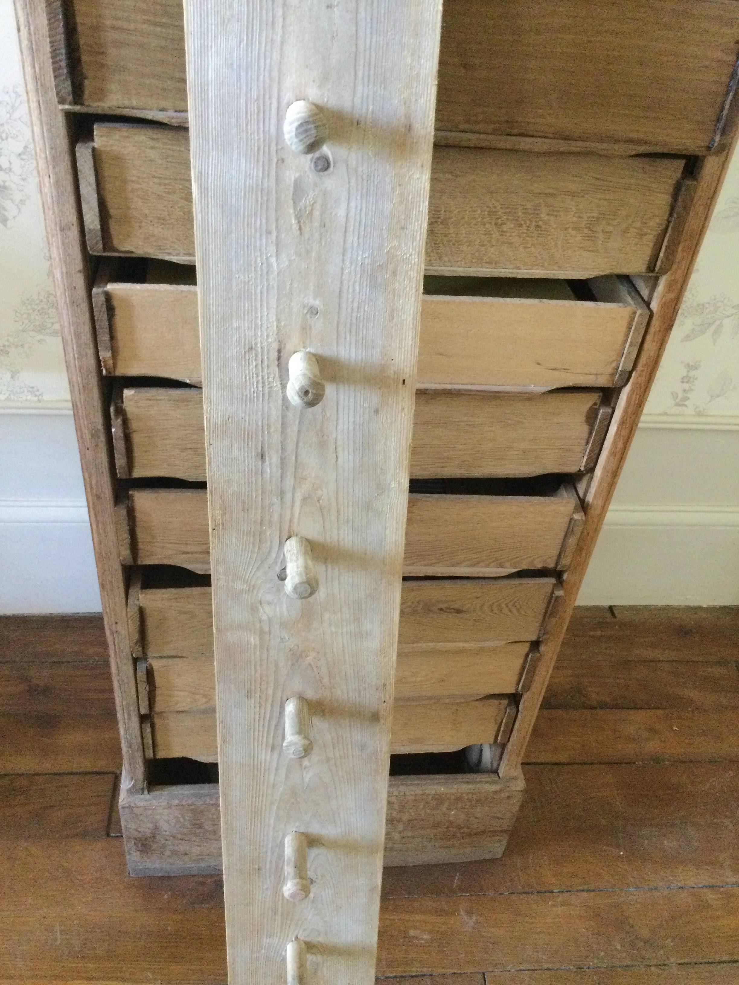 Porte manteau ancien en bois 8 patères