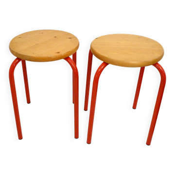 Paire de tabourets, pieds laqués rouge & assise bois 1980'