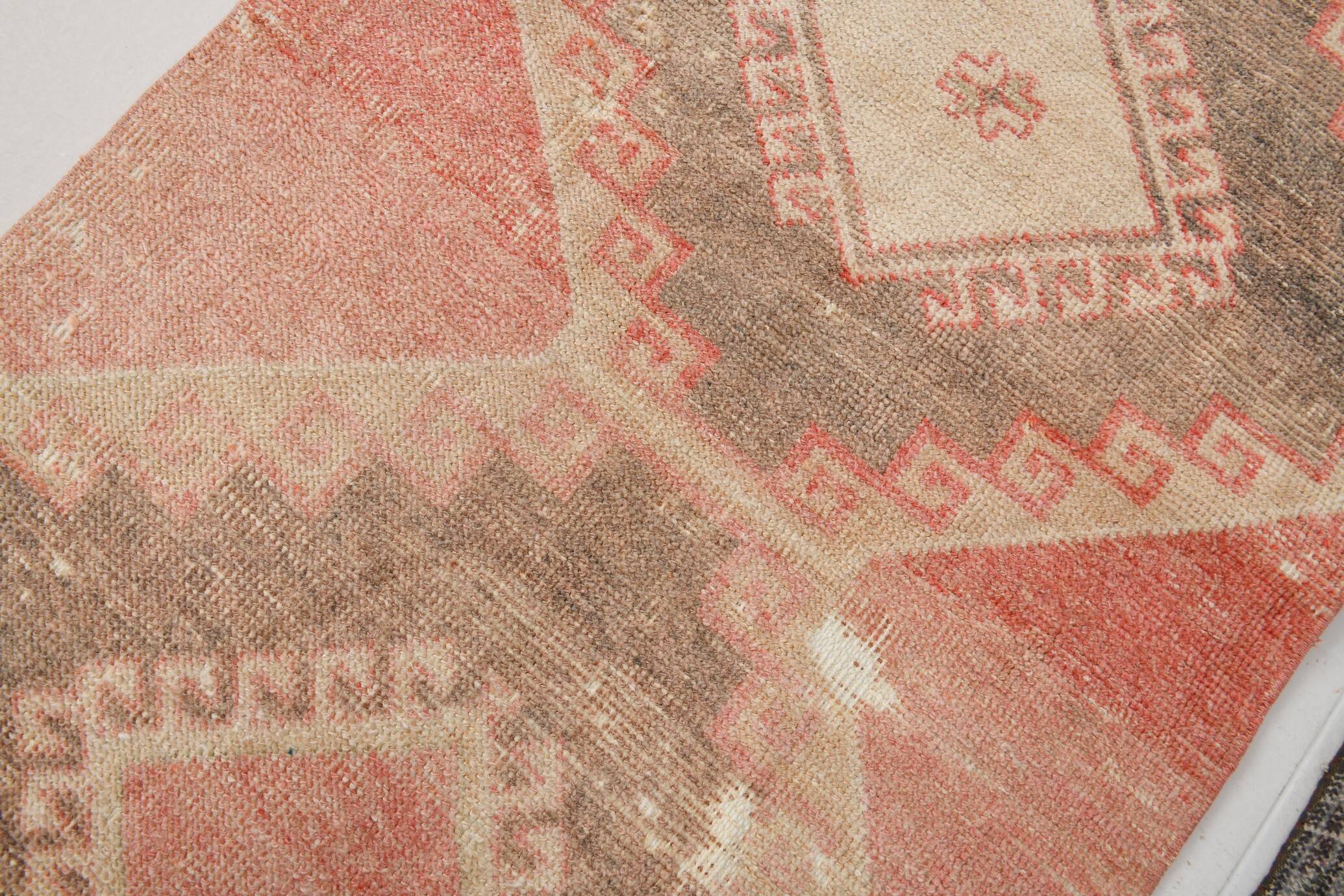 Tapis Couloir Vintage Turc, Rouge, Marron Fané & Crème Géométrique, 85x300