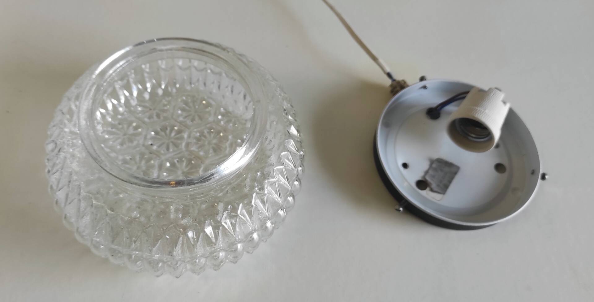 Ceiling light or wall sconce in moulded floral glass - 70s