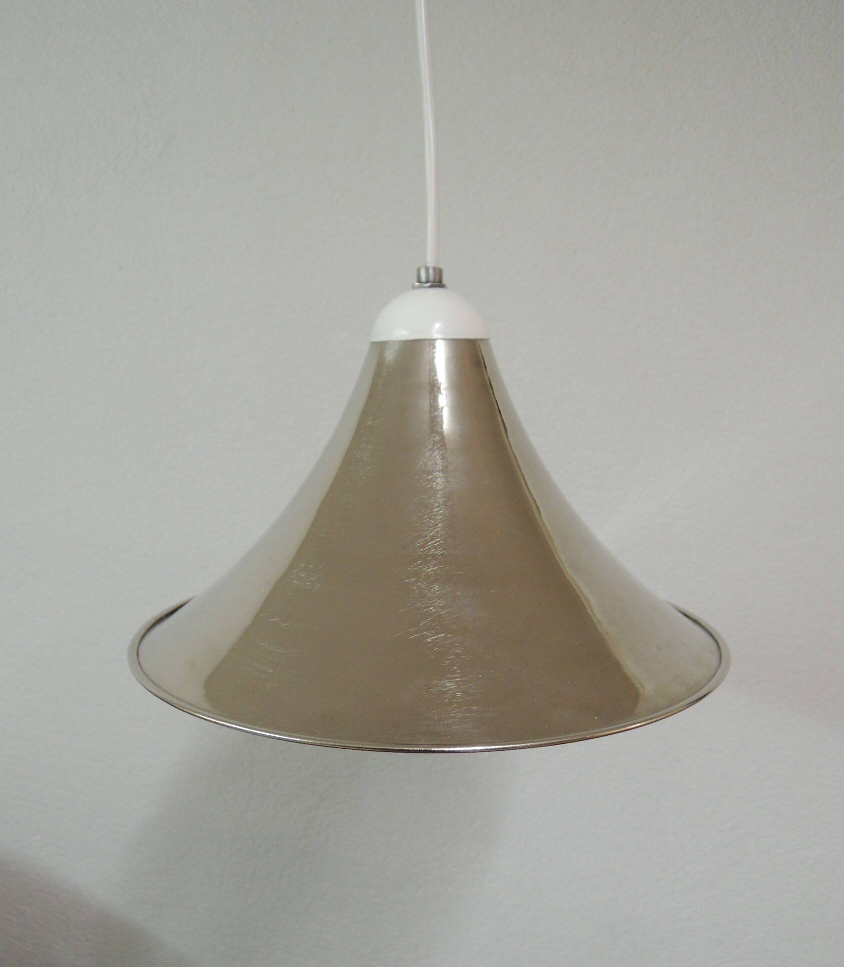 Metal suspension