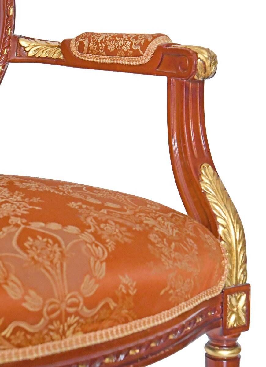 Suite de 3 fauteuils cabriolet de style Louis XVI