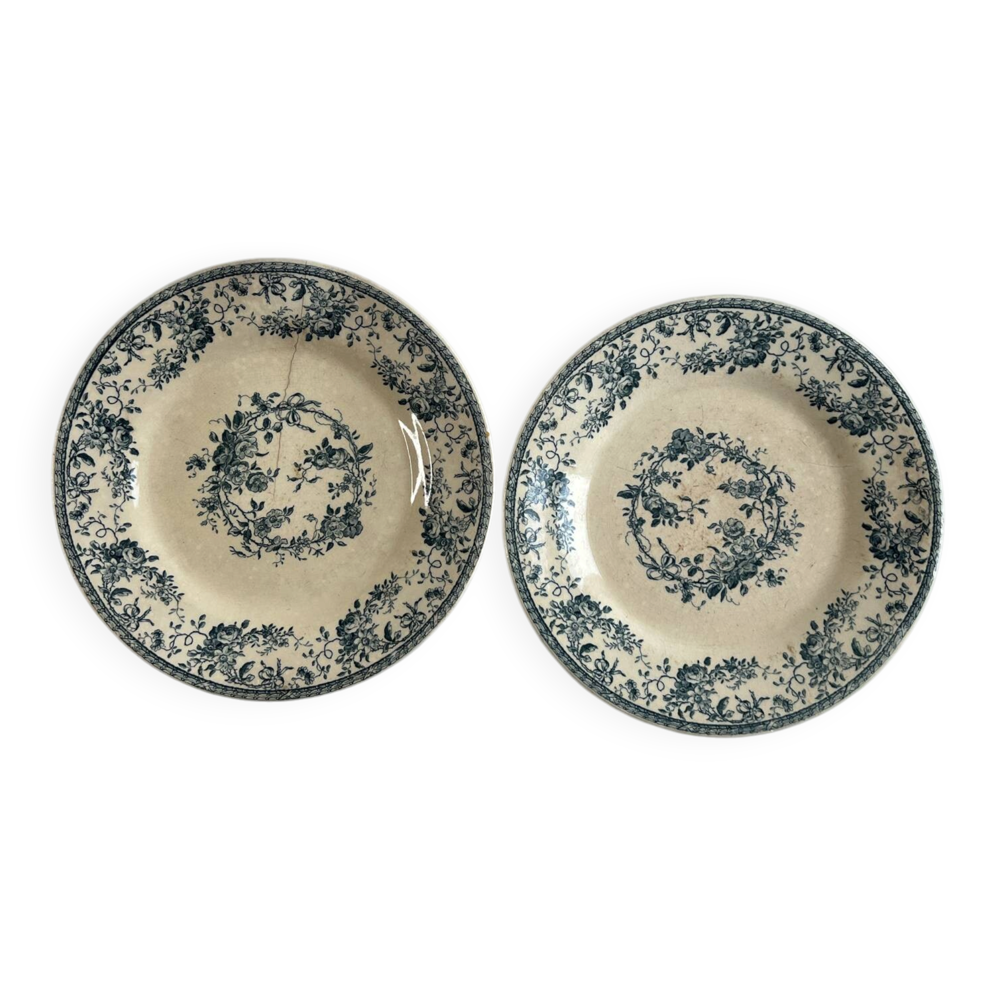 Gien bouquet de roses terre de fer lot de deux petites assiettes 1875