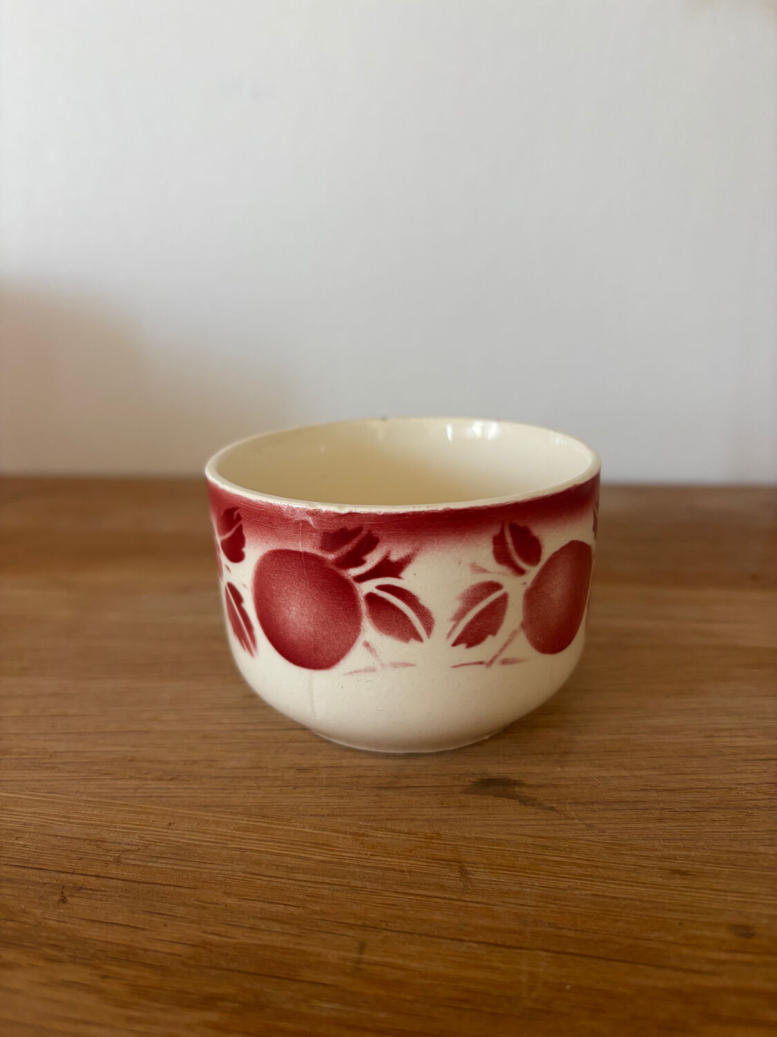 Set of 6 antique cups with fruits and birds from Badonviller.