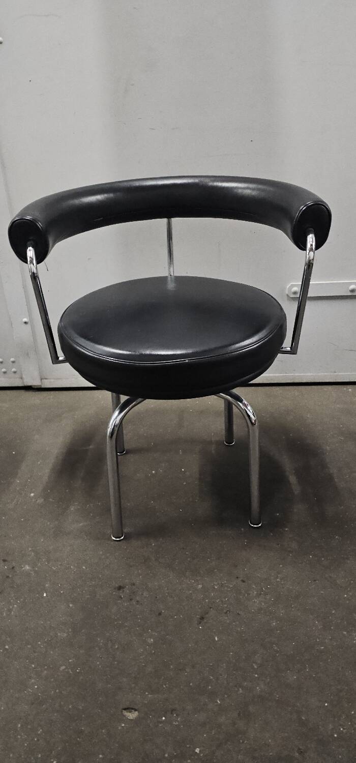 4 Cassina Lc7 Charlotte Perriand