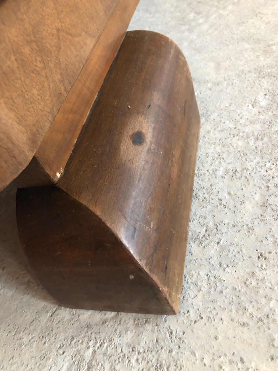 Art deco wooden chest of drawers from the 1940s