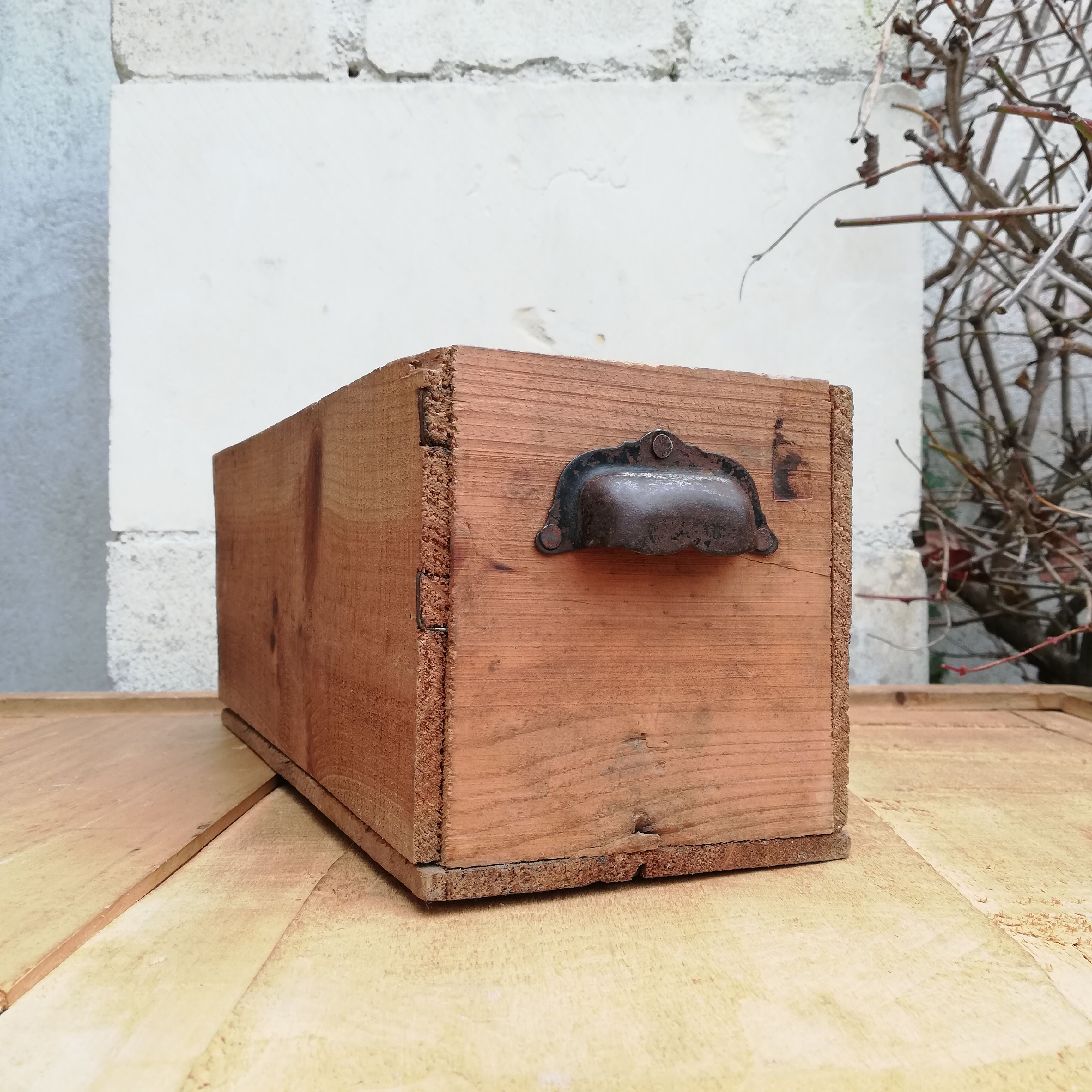 Workshop drawer handle shell