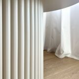 round fluted coffee table in light beige ⌀90 cm