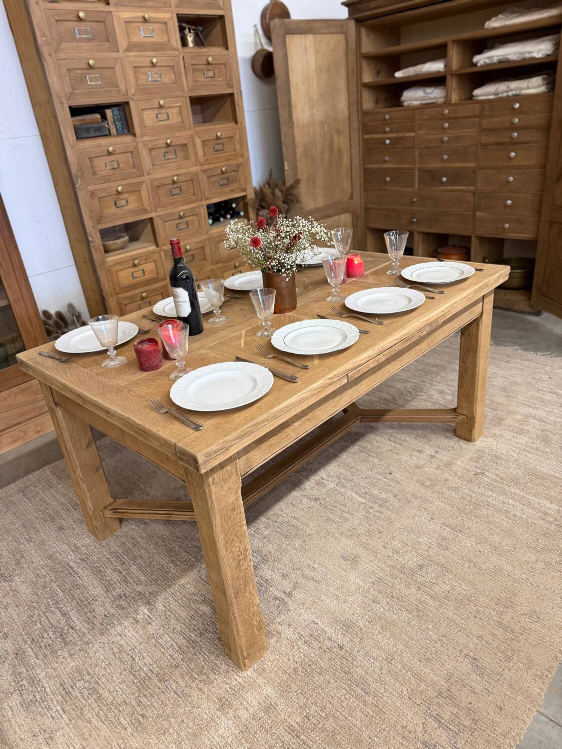 Table with integrated extensions