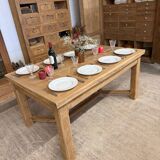 Table with integrated extensions