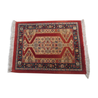 Ancien tapis rectangulaire  en laine , décor oriental 60x42cm