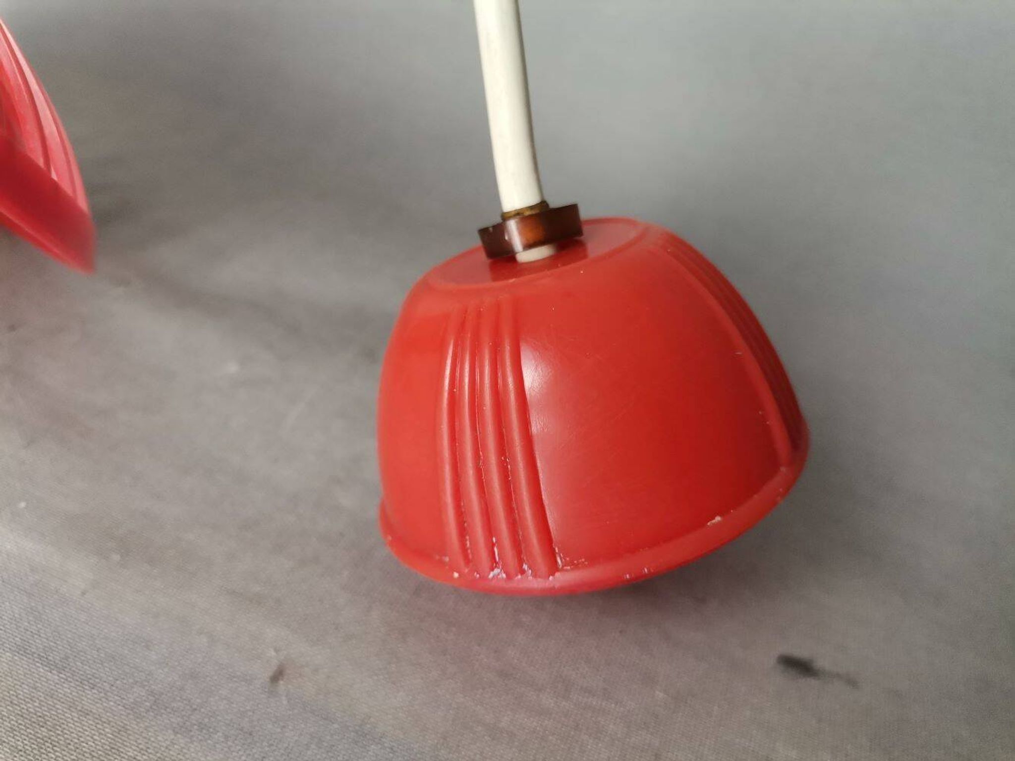 Lampe à Suspension de Table de Cuisine Mid-Century en Plastique Rouge, 1960s