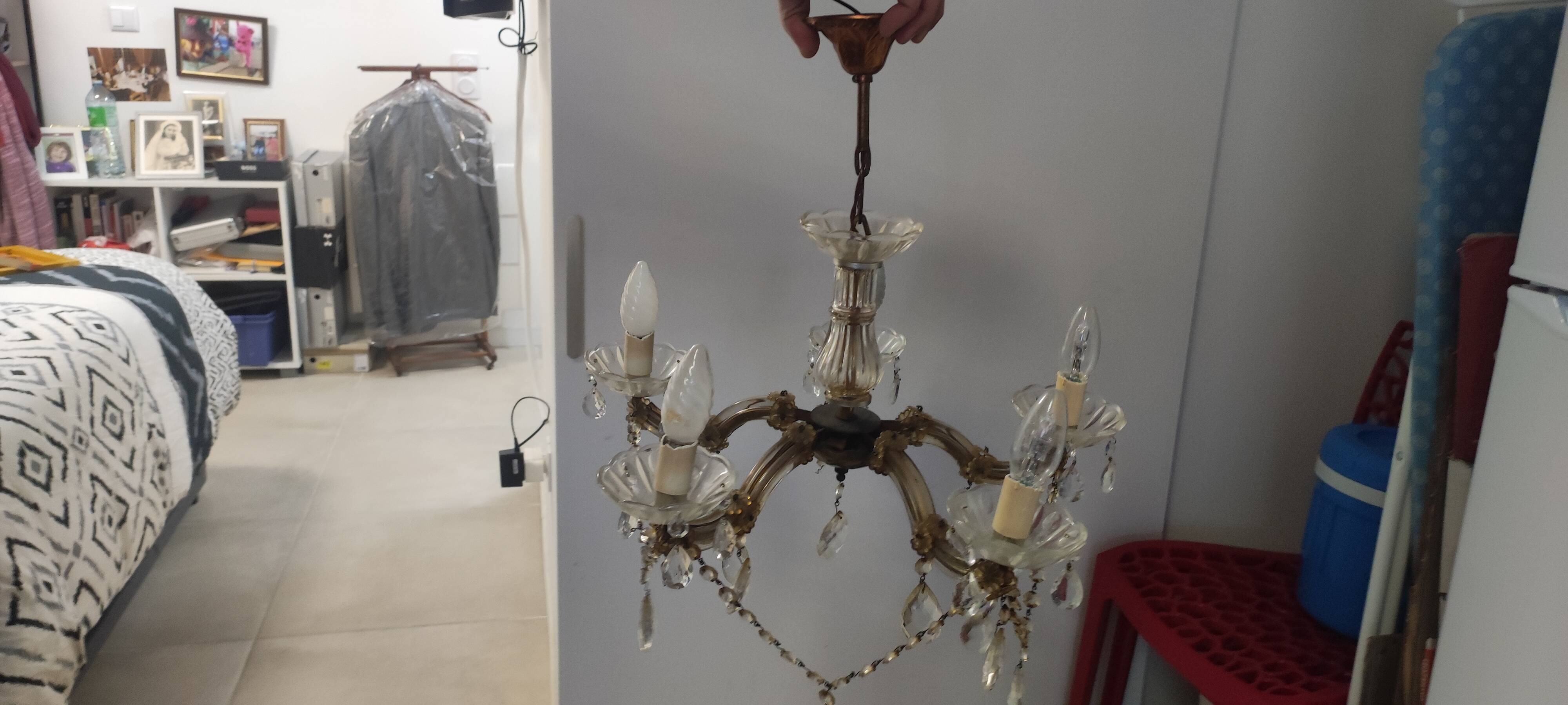 Brass chandelier with 5 branches and pendants