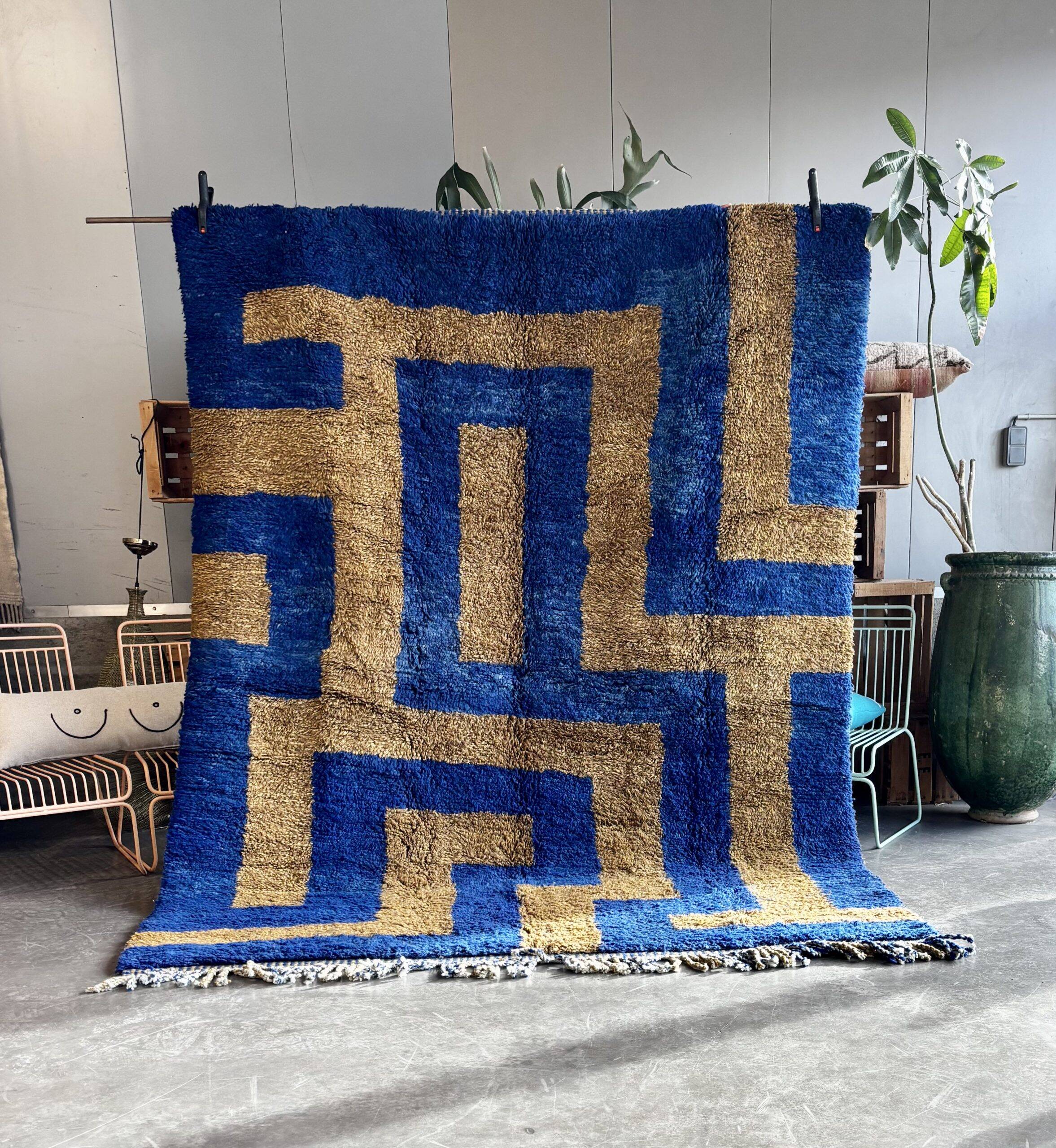 Aftas - Custom-made blue and green Moroccan Mrirt rug in wool.