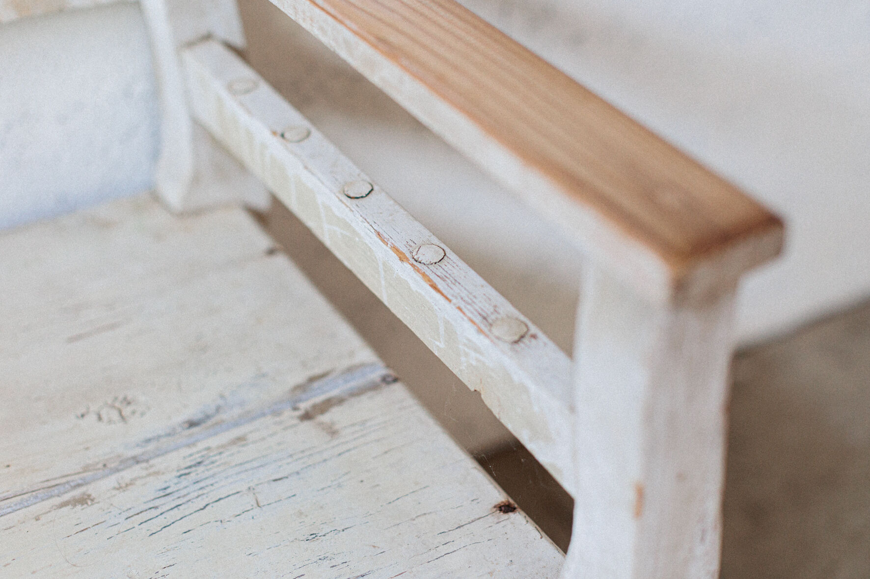 White wooden chest bench