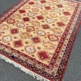 Handmade Pakistani rug