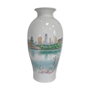 Vase en porcelaine du - xxe