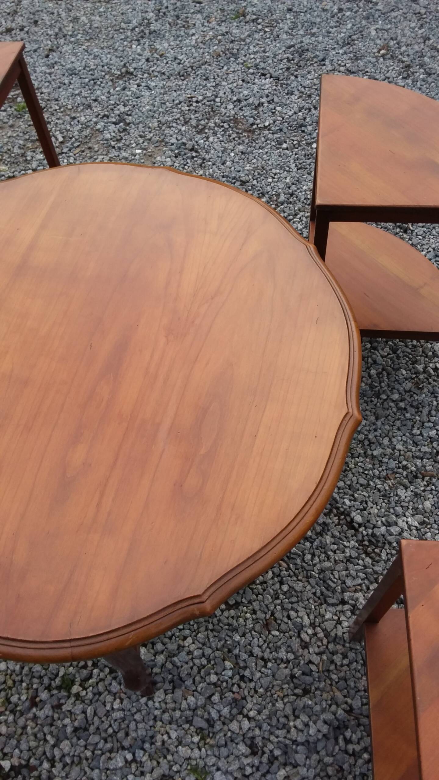 Coffee table nesting tables in cherry wood in classic style from the 60s/70s