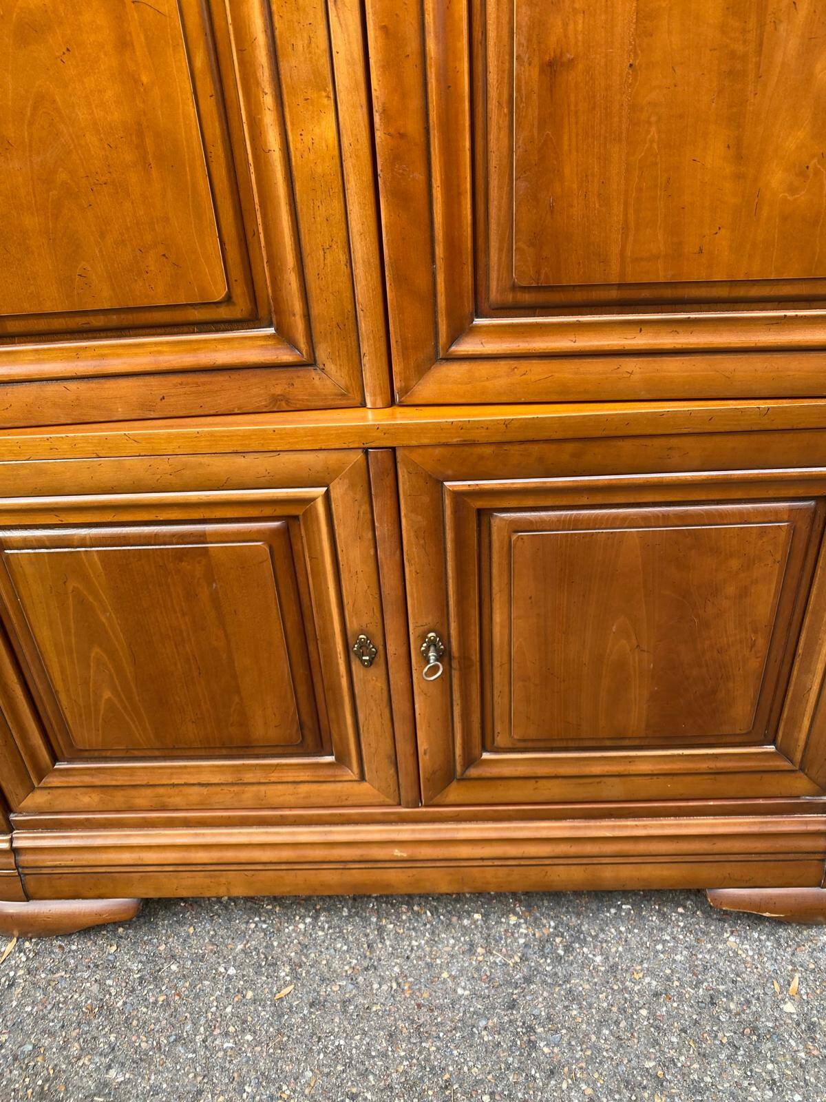 Armoire meuble tv bonnetière en merisier massif 80s