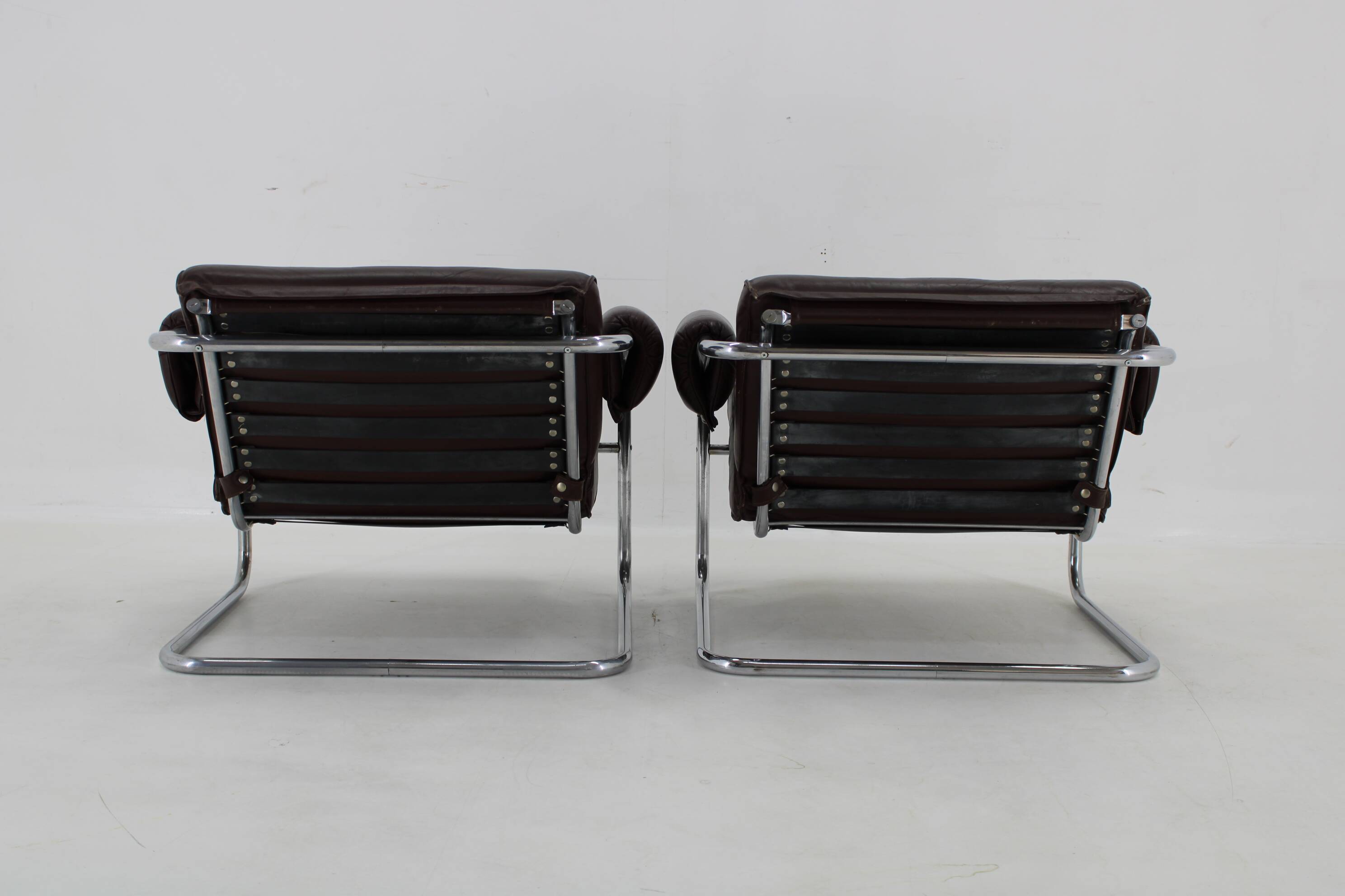 1950s Pair of Tubular Armchairs in Leather, Czechoslovakia