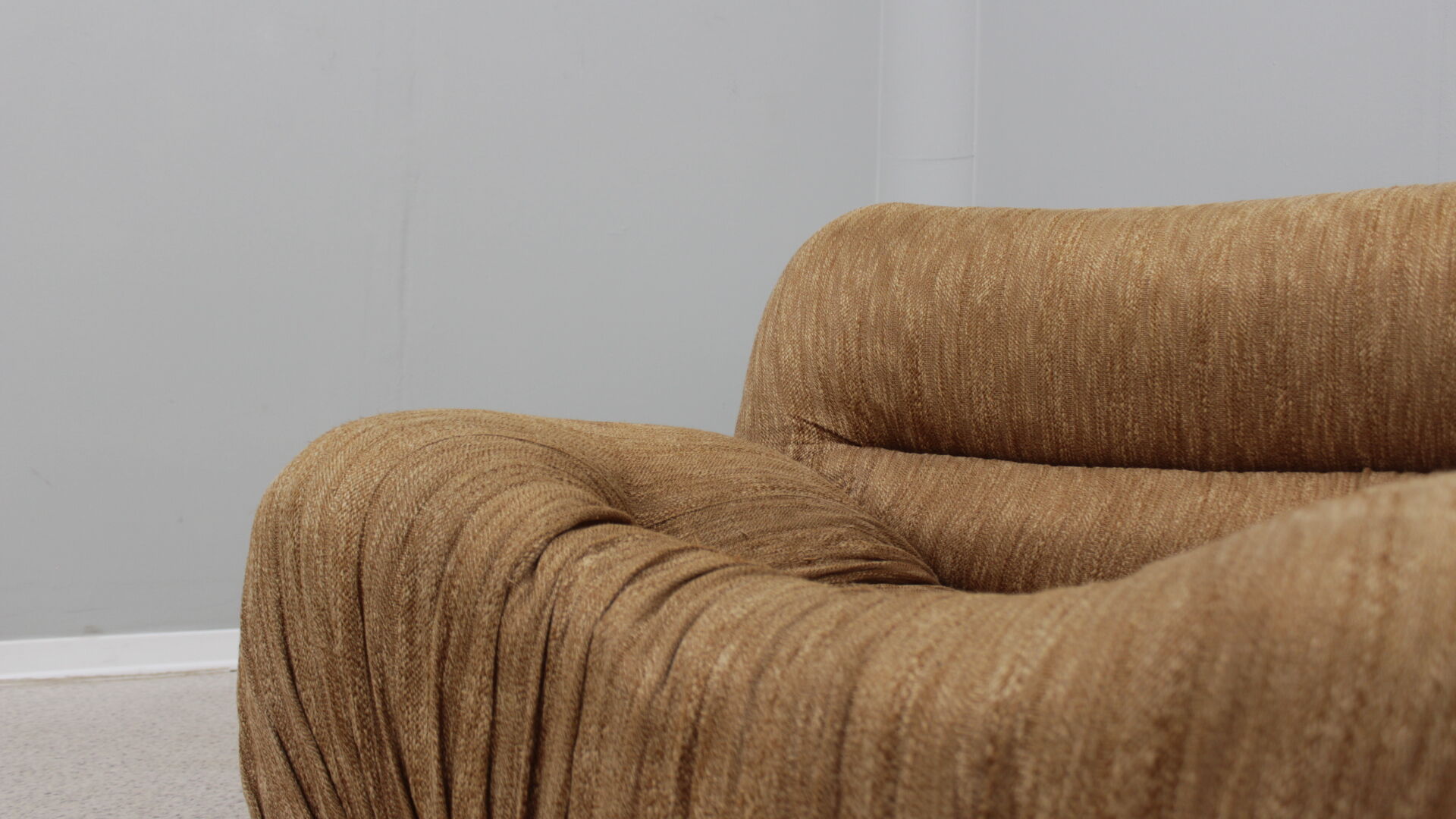 Pair of armchairs by Giuseppe Rossi di Albizzate, 1970s