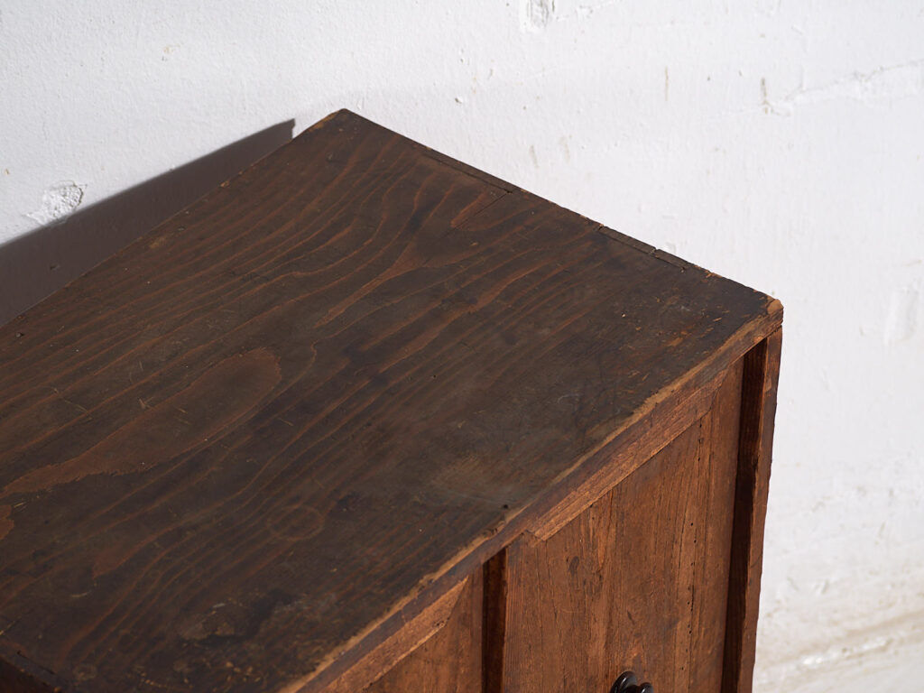 Antique cedar mizuya ko-dansu, Meiji-Taishō period (circa 1890-1925) #39