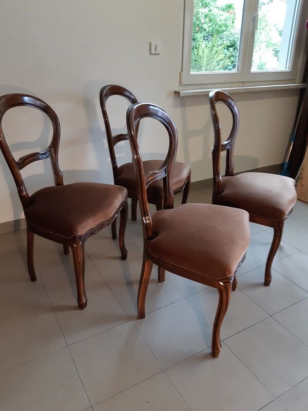 Louis XVI-style chairs 20th medallion