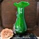 Vase Murano vert foncé fait main avec détails floraux en verre transparent