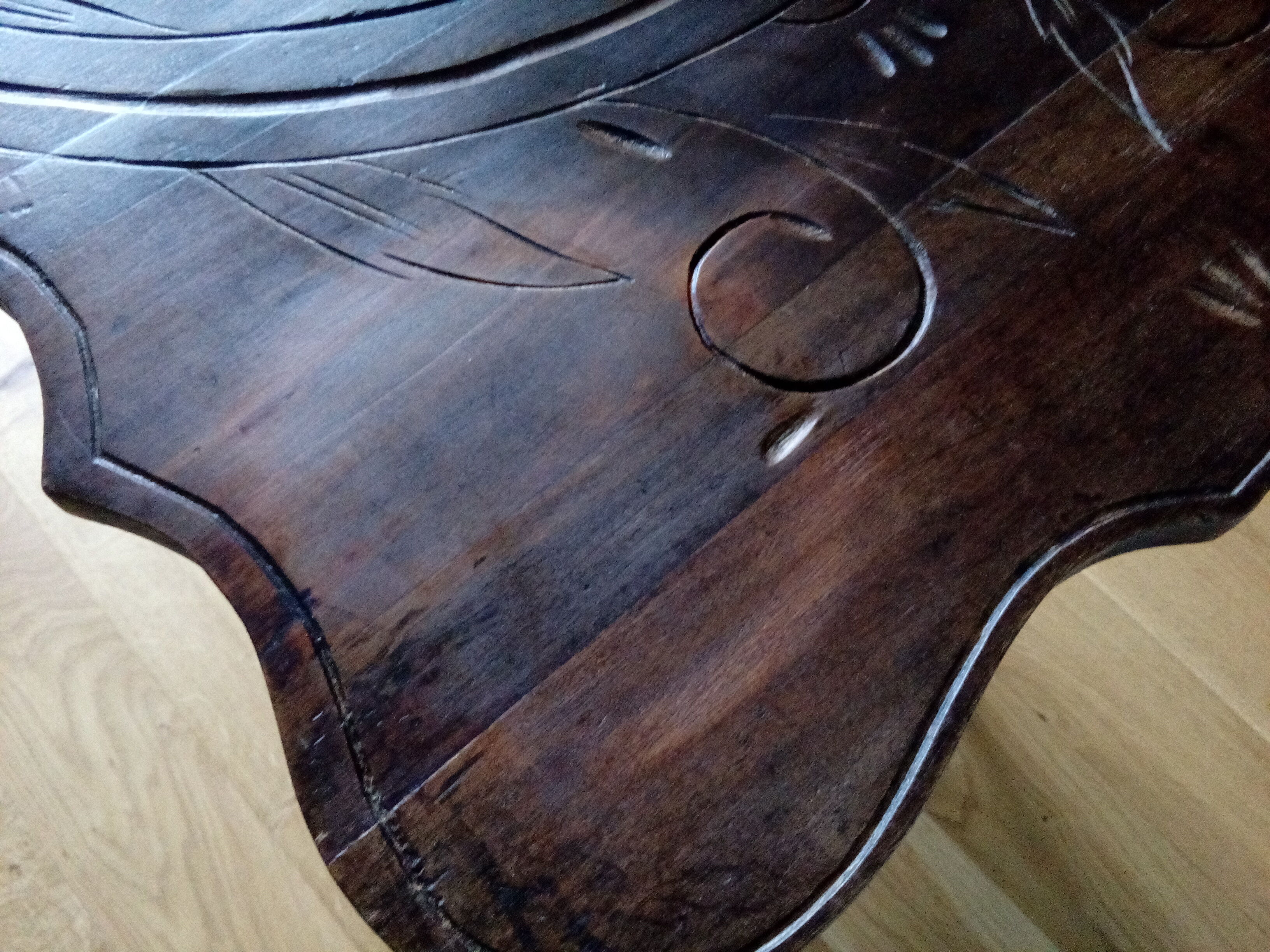 Console solid wooden sofa tip, turned wooden footing