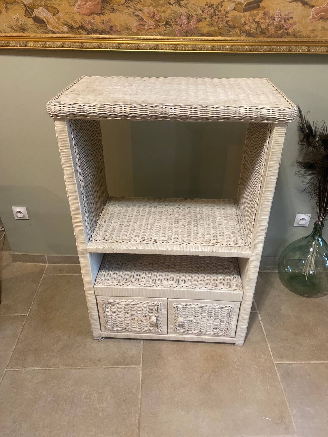 Meuble vintage en osier blanc