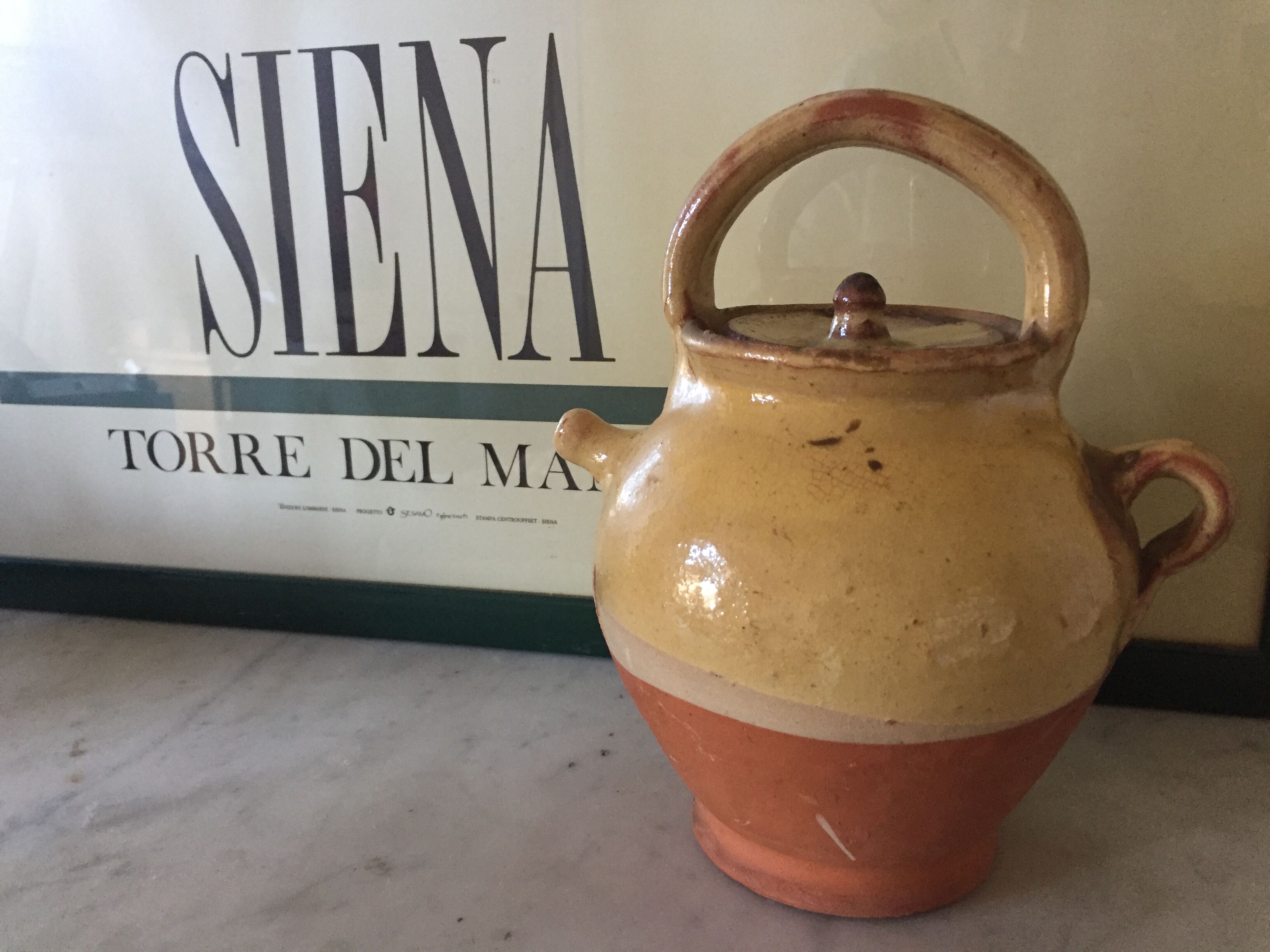 Vinaigrier in two-coloured sandstone, souvenir of Italy